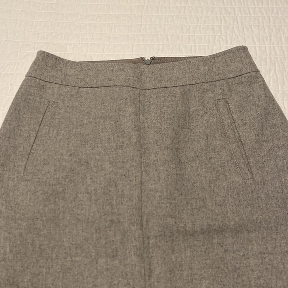 Banana Republic Wool A-Line Pencil Skirt. - Picture 3 of 8
